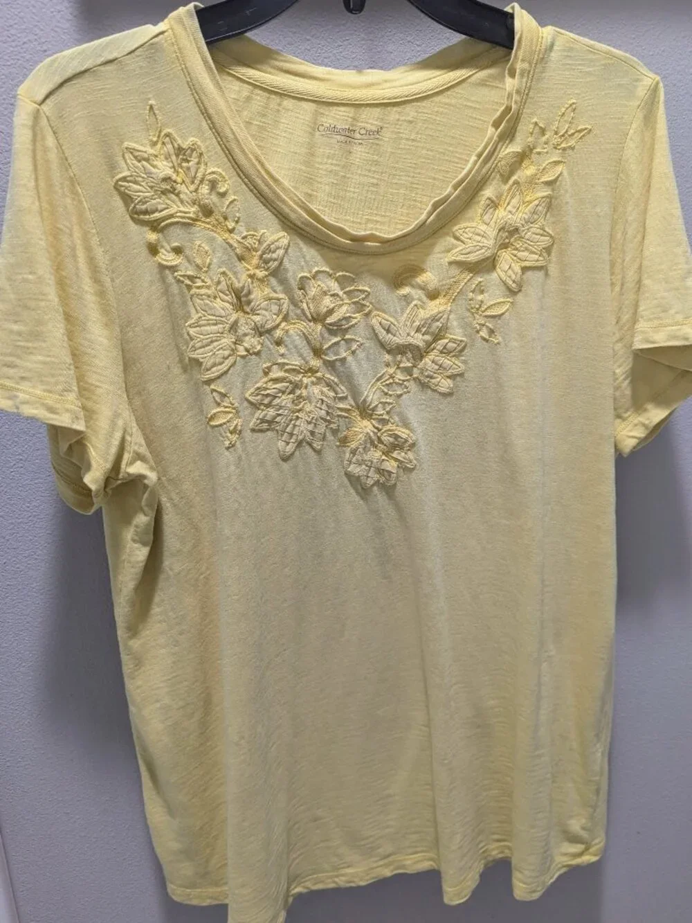 Coldwater Creek Lovely Soft Yellow Floral Embroidered T-Shirt Large